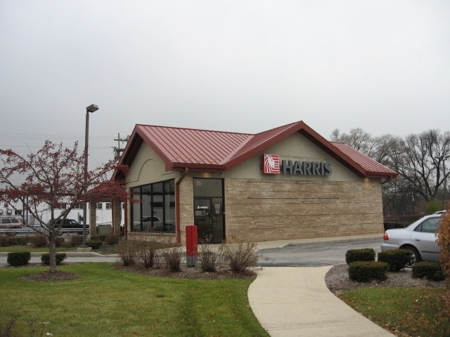 100 W Irving Park Rd, Wood Dale, IL for lease Primary Photo- Image 1 of 6