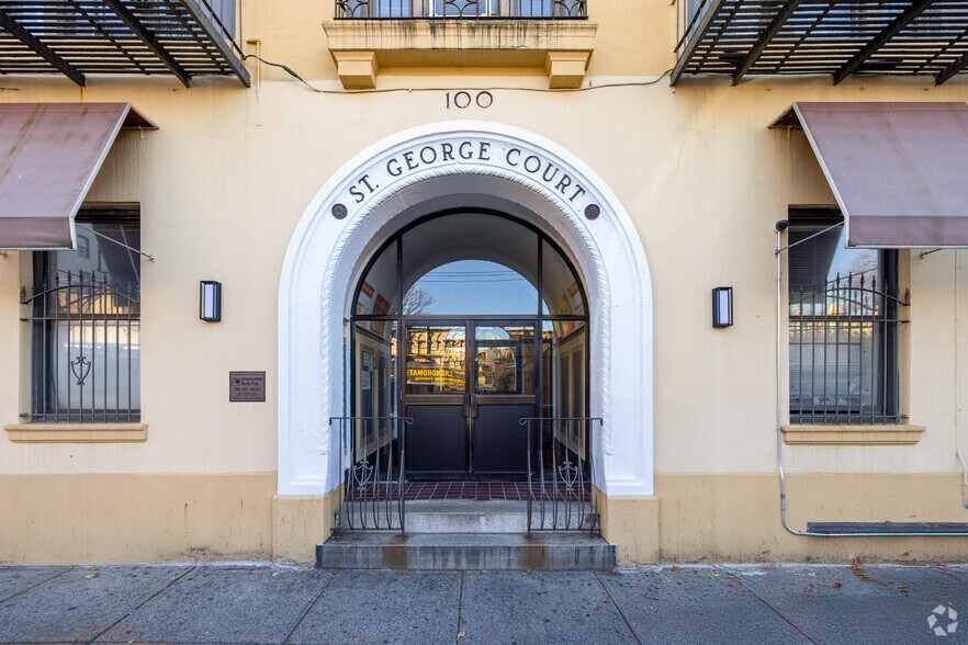 100 Stuyvesant Pl, Staten Island, NY for lease - Building Photo - Image 3 of 4