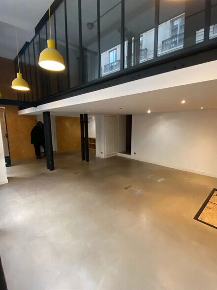 Retail in Paris for sale - Building Photo - Image 1 of 5