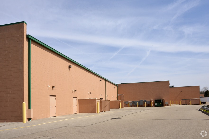 4468-4494 Brandt Pike, Dayton, OH à vendre - Photo du bâtiment - Image 2 de 10