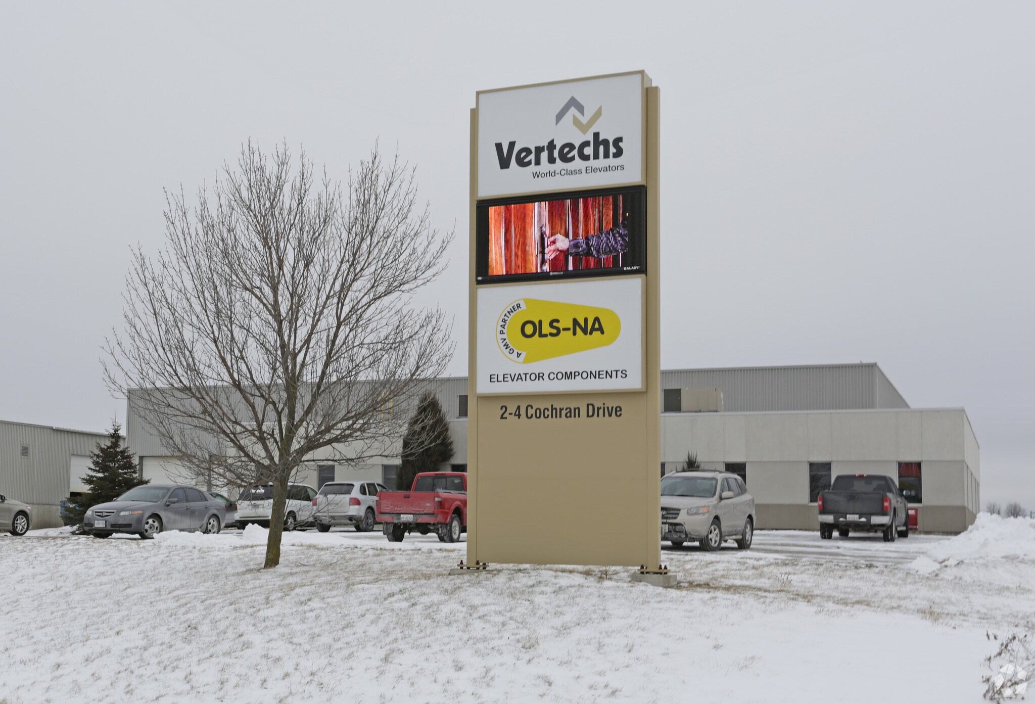 2 Cochran Dr, North Dumfries, ON for sale Primary Photo- Image 1 of 1