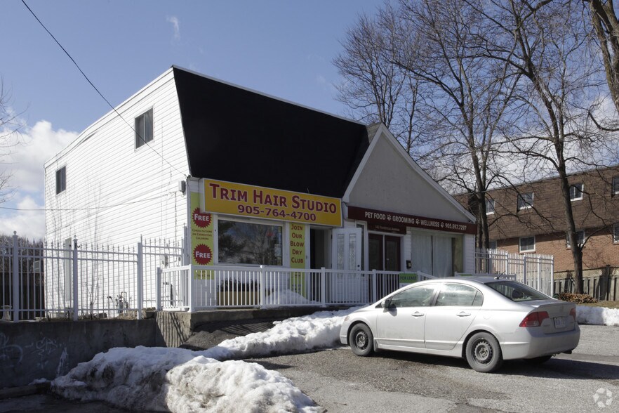 140 Henderson Ave, Markham, ON à vendre - Photo du bâtiment - Image 1 de 2