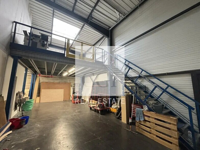 Bureau dans Corbas à louer - Photo intérieure - Image 3 de 12