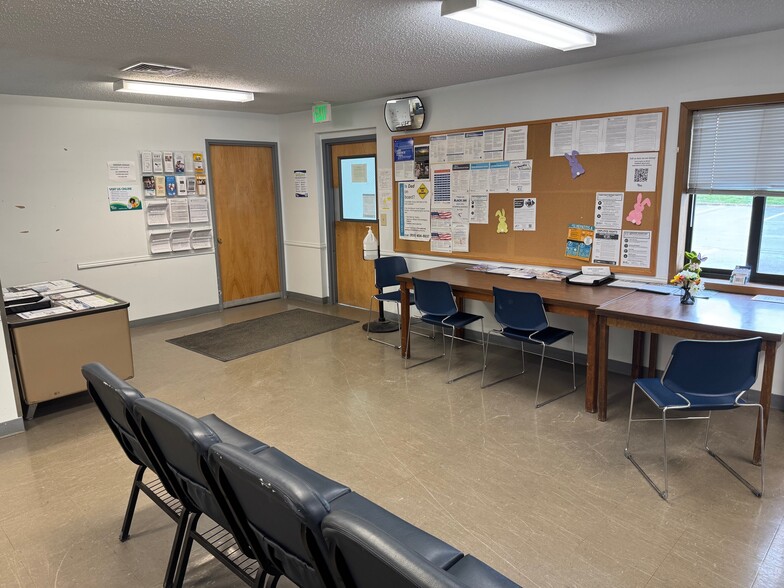 108 N Hospital Dr, Fulton, MO for sale - Interior Photo - Image 3 of 10