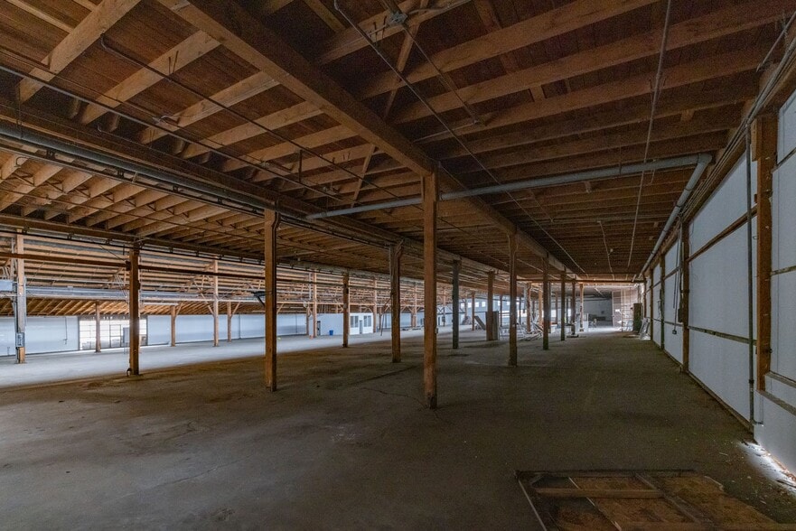 3383 E Gage Ave, Huntington Park, CA for lease - Interior Photo - Image 3 of 8