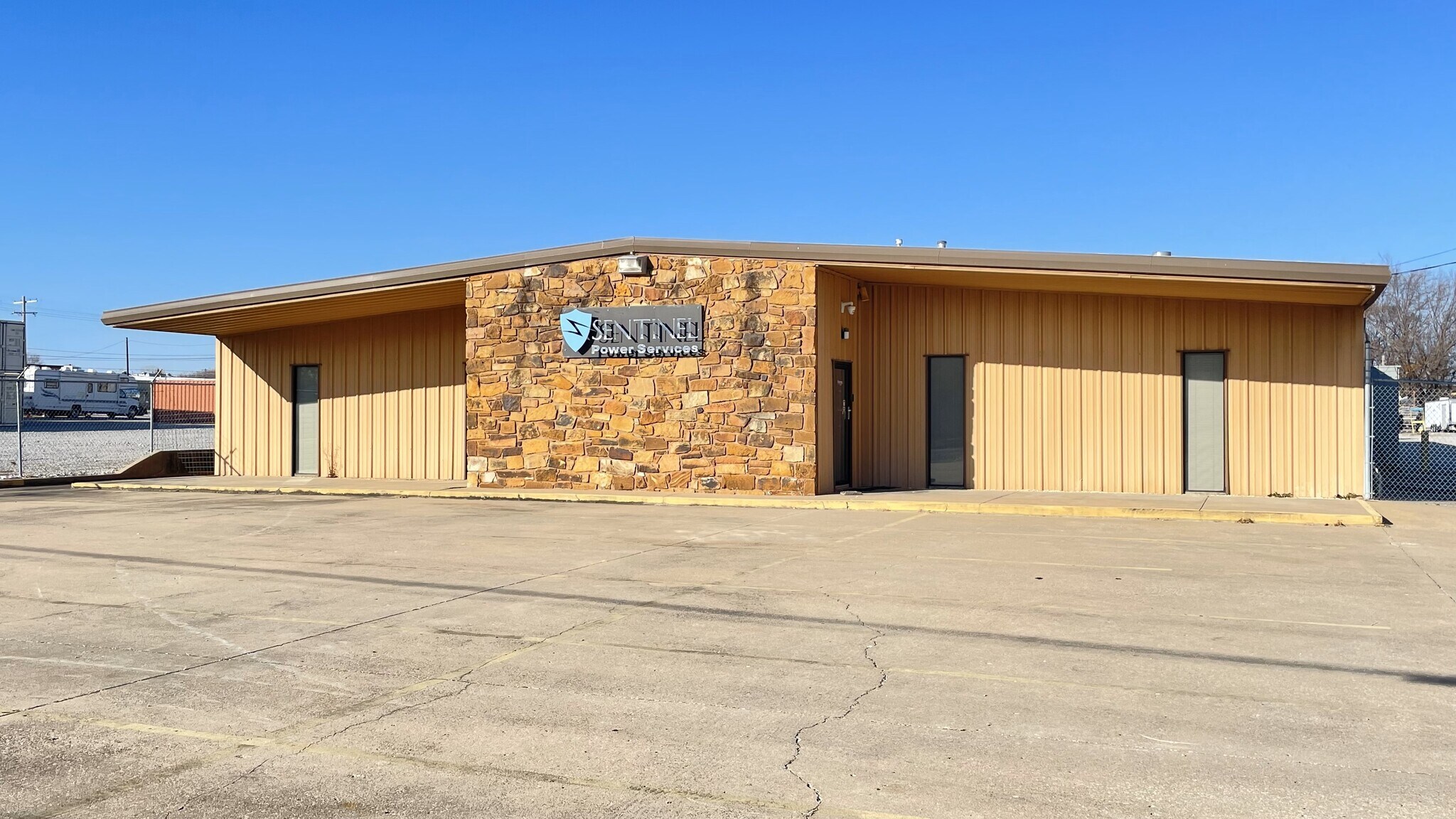 7519 E Pine St, Tulsa, OK à vendre Photo du bâtiment- Image 1 de 17