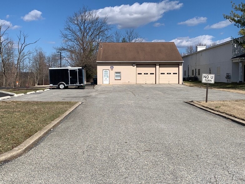 29 E Germantown Pike, Plymouth Meeting, PA for sale - Building Photo - Image 3 of 8