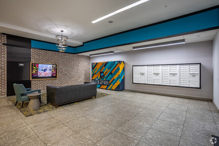 2010 Cumberland Ave, Knoxville, TN à louer - Photo intérieure - Image 3 de 62