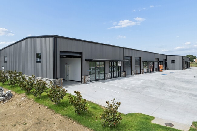 More details for 2357 Doreen St, Grand Prairie, TX - Industrial for Lease
