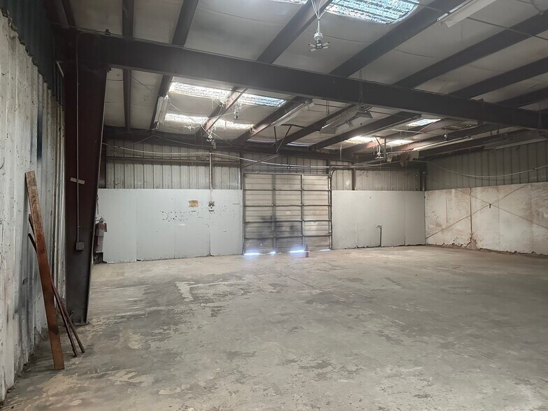 2028 Charleston Hwy, Cayce, SC à louer - Photo du bâtiment - Image 3 de 8