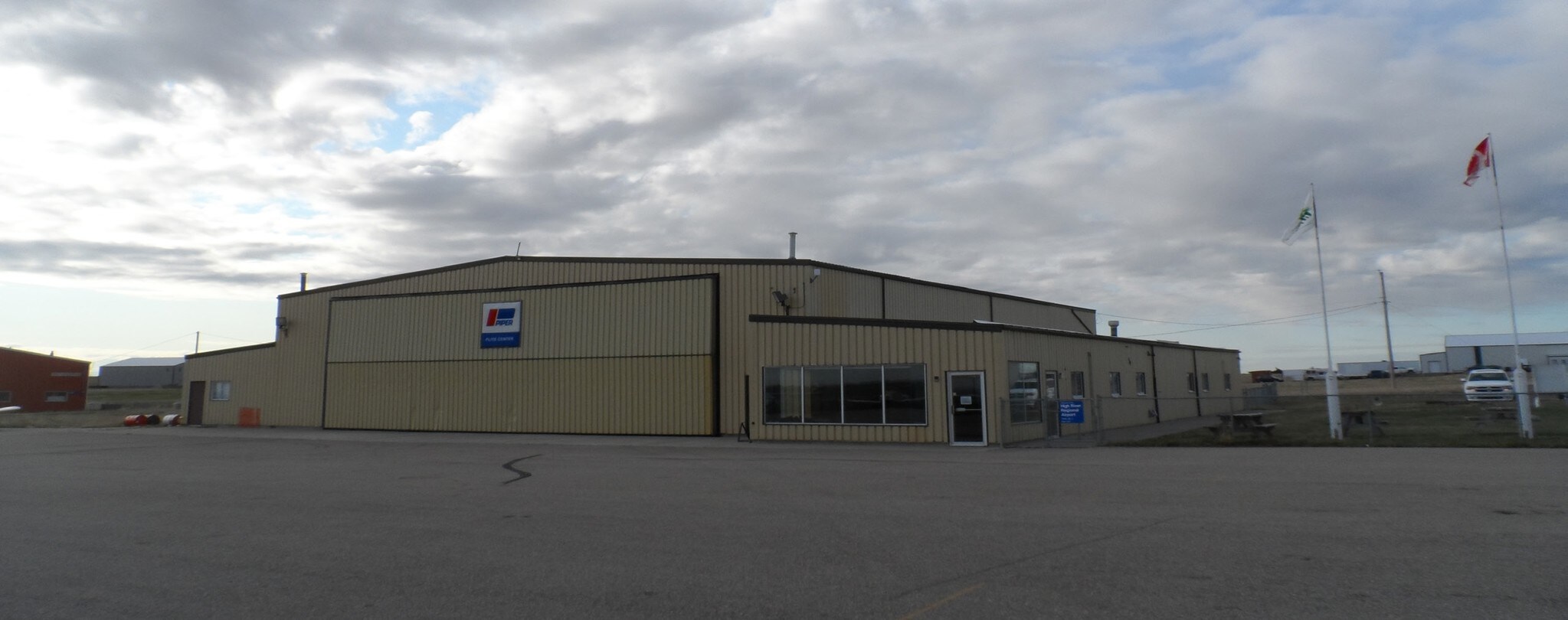 18000 104 St E, High River, AB for sale Primary Photo- Image 1 of 1