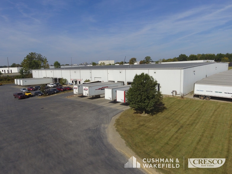 1040 Theo Moll Dr, Willard, OH à vendre - Photo du bâtiment - Image 2 de 8