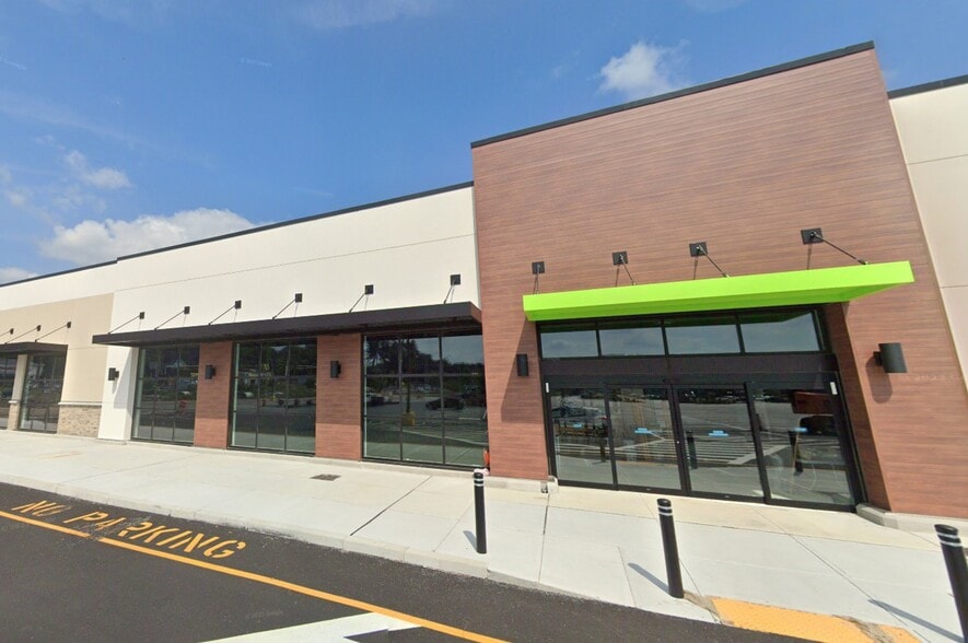 289 N Main St, Leominster, MA for lease - Building Photo - Image 1 of 17