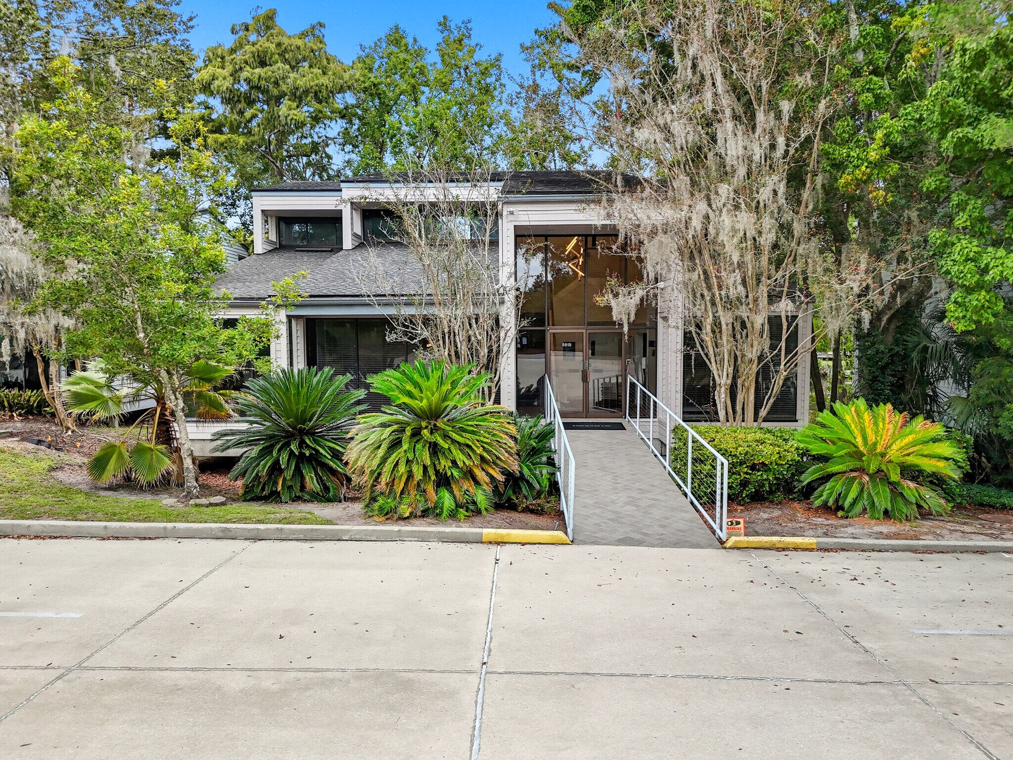 8818 Goodbys Executive Dr, Jacksonville, FL for sale Primary Photo- Image 1 of 20