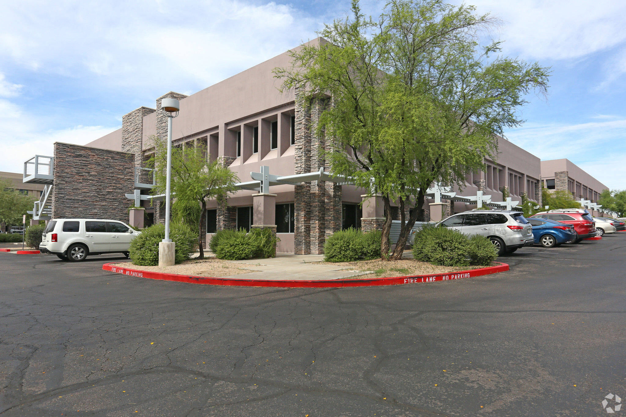 20201 N Scottsdale Healthcare Dr, Scottsdale, AZ for lease Primary Photo- Image 1 of 6