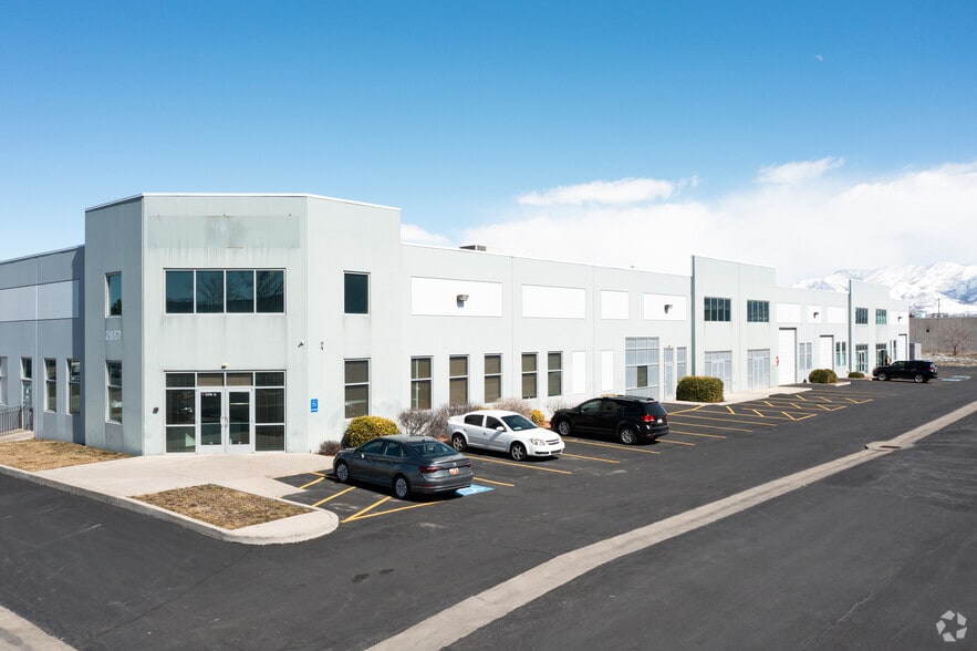 2657 S 1030 W, Salt Lake City, UT for lease - Primary Photo - Image 2 of 8