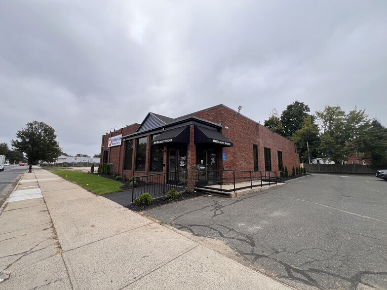 494 Belmont Ave, Springfield, MA à louer - Photo du bâtiment - Image 2 de 16