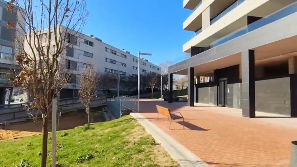 Plaça d'Ausiàs March 11, Sant Cugat del Vallès, Barcelona à louer - Vidéo sur l’inscription commerciale - Image 1 de 2