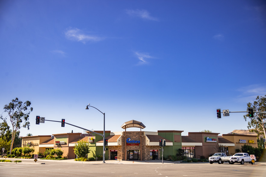 1030-1999 E Los Angeles Ave, Simi Valley, CA à vendre - Photo principale - Image 1 de 1