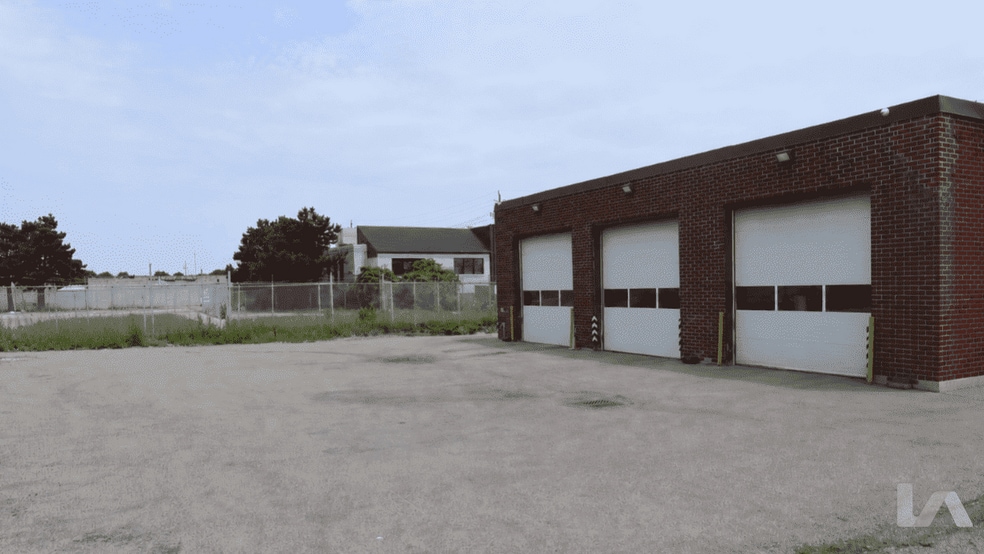 1021 Industry St, Oakville, ON for sale - Building Photo - Image 2 of 5