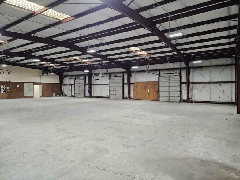 6740 Tribble St, Lithonia, GA for lease - Interior Photo - Image 3 of 4