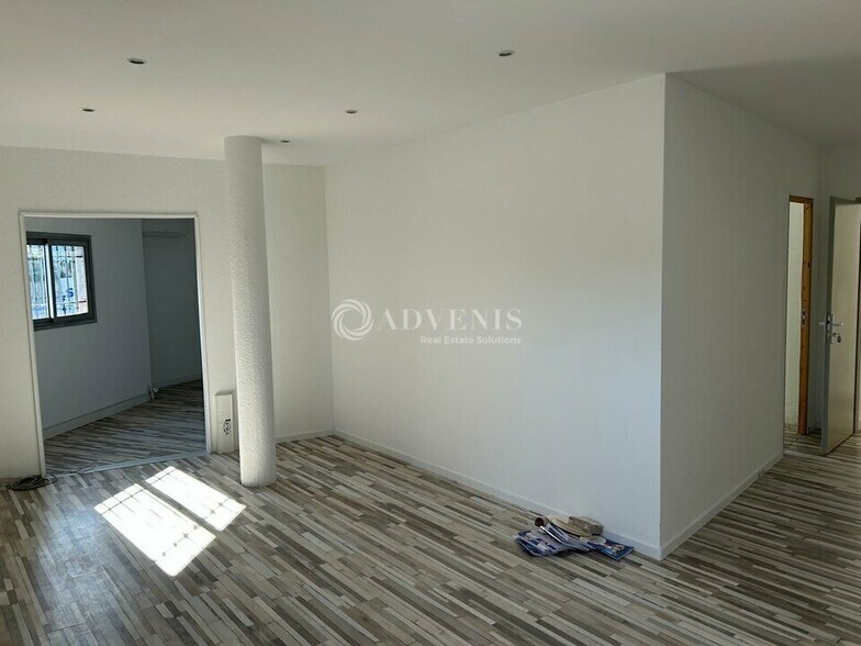 Office in Saint-Jean-de-Védas for lease - Building Photo - Image 3 of 11