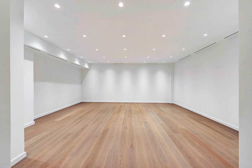 1277 Third Ave, New York, NY for lease - Interior Photo - Image 3 of 12