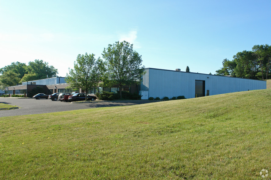 300 S Owasso Blvd E, Little Canada, MN for lease - Building Photo - Image 2 of 14