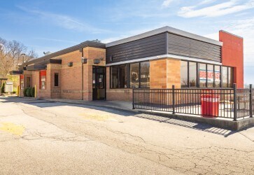 480 S Main St, Ferdinand, IN à louer - Photo du bâtiment - Image 2 de 7