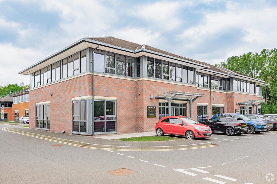 Earls Ct, Grangemouth for lease - Primary Photo - Image 2 of 3
