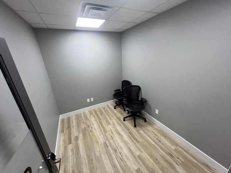 2701 Main St, Hurricane, WV à louer - Photo du bâtiment - Image 3 de 25