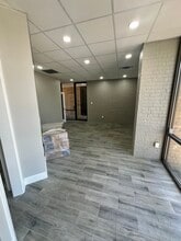 700 S Friendswood Dr, Friendswood, TX à louer Photo du bâtiment- Image 2 de 6