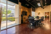 29033-avenue-sherman-suite201-web-8