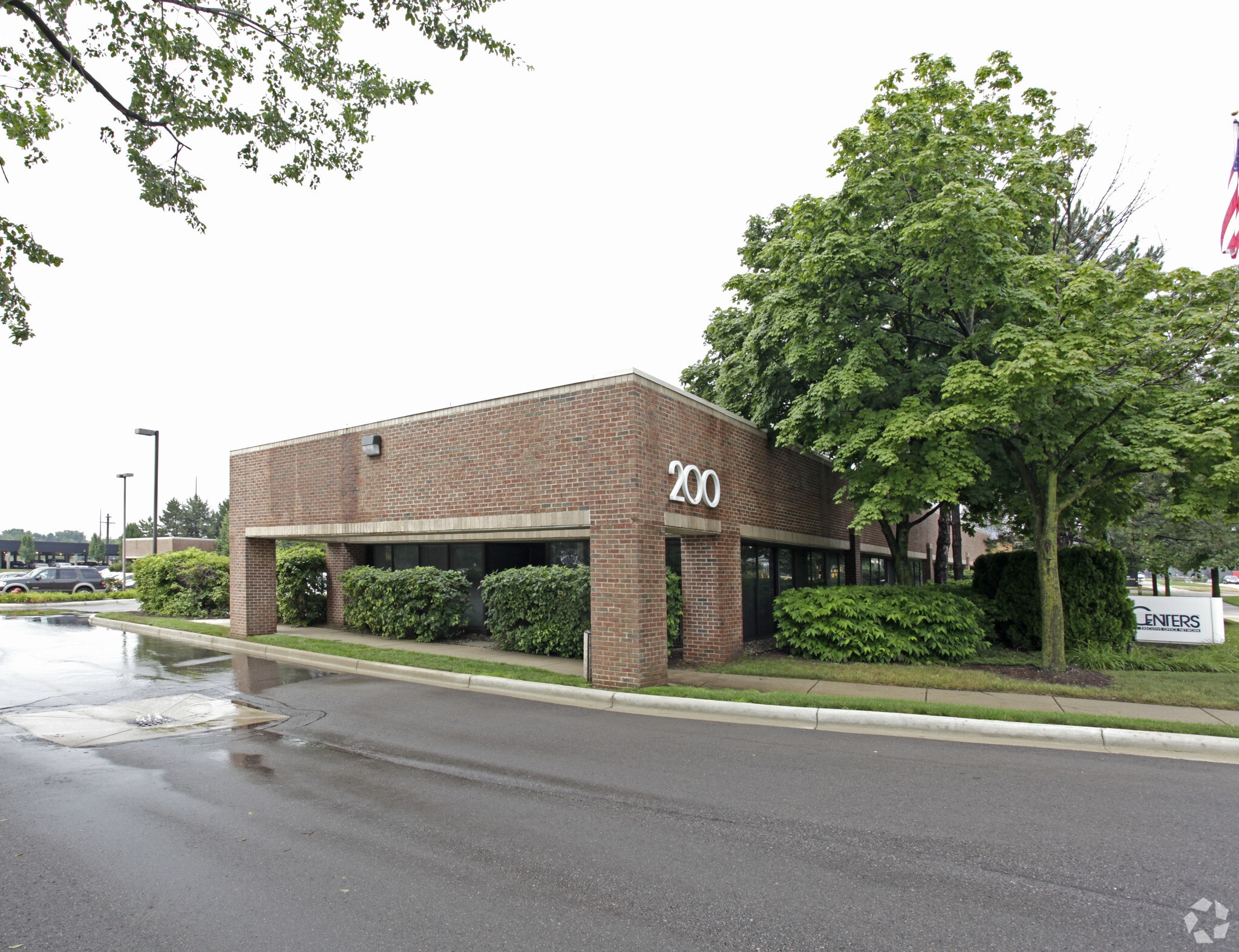 200 E Big Beaver Rd, Troy, MI for lease Primary Photo- Image 1 of 20