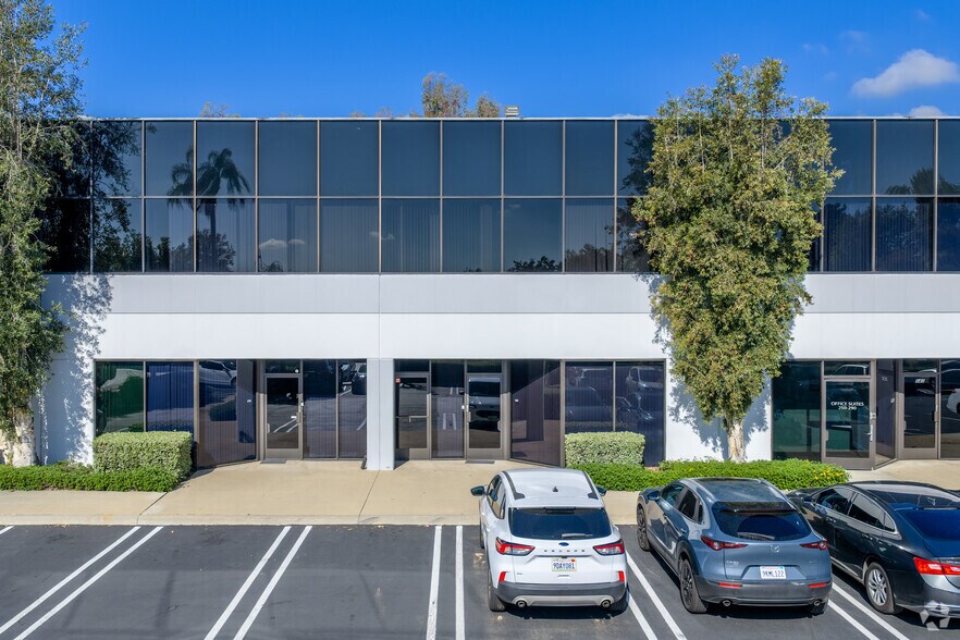 9007 Arrow Rt, Rancho Cucamonga, CA à vendre - Photo du bâtiment - Image 3 de 6