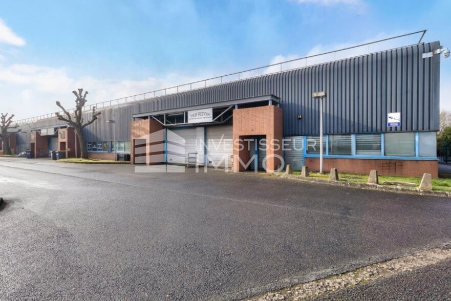 Office in Villepinte for lease - Building Photo - Image 1 of 4