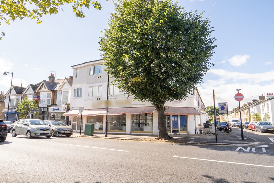 Northfield Av, Londres à louer - Photo du bâtiment - Image 2 de 7