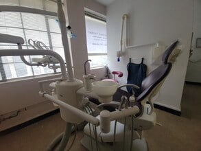 184 2nd Ave, New York, NY for lease Interior Photo- Image 2 of 11