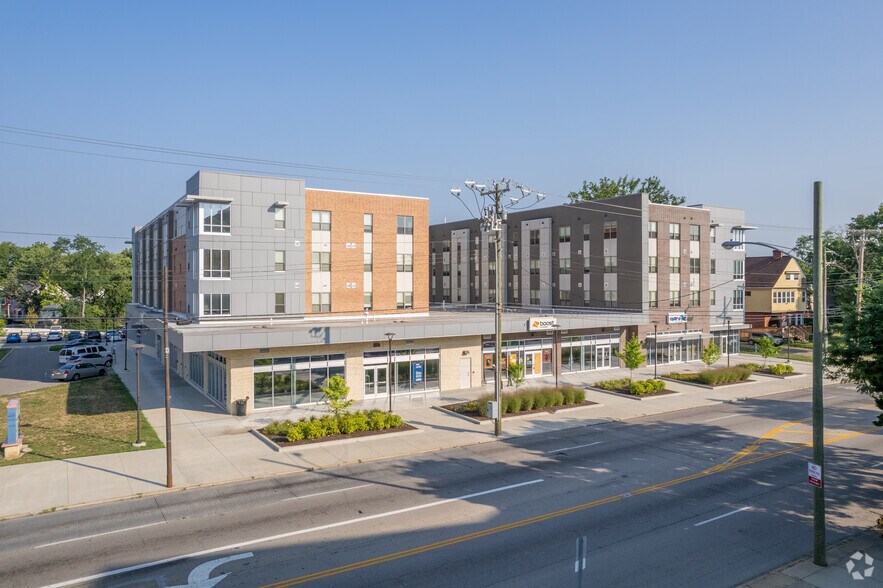 3559 Reading Rd, Cincinnati, OH à louer - Photo du bâtiment - Image 3 de 6