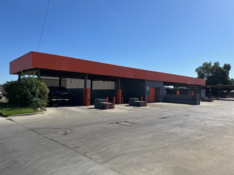 1200 N Ben Maddox Way, Visalia, CA à vendre - Photo du bâtiment - Image 3 de 8