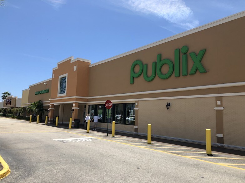 2020-2052 6th Ave, Vero Beach, FL à louer - Photo du bâtiment - Image 1 de 3