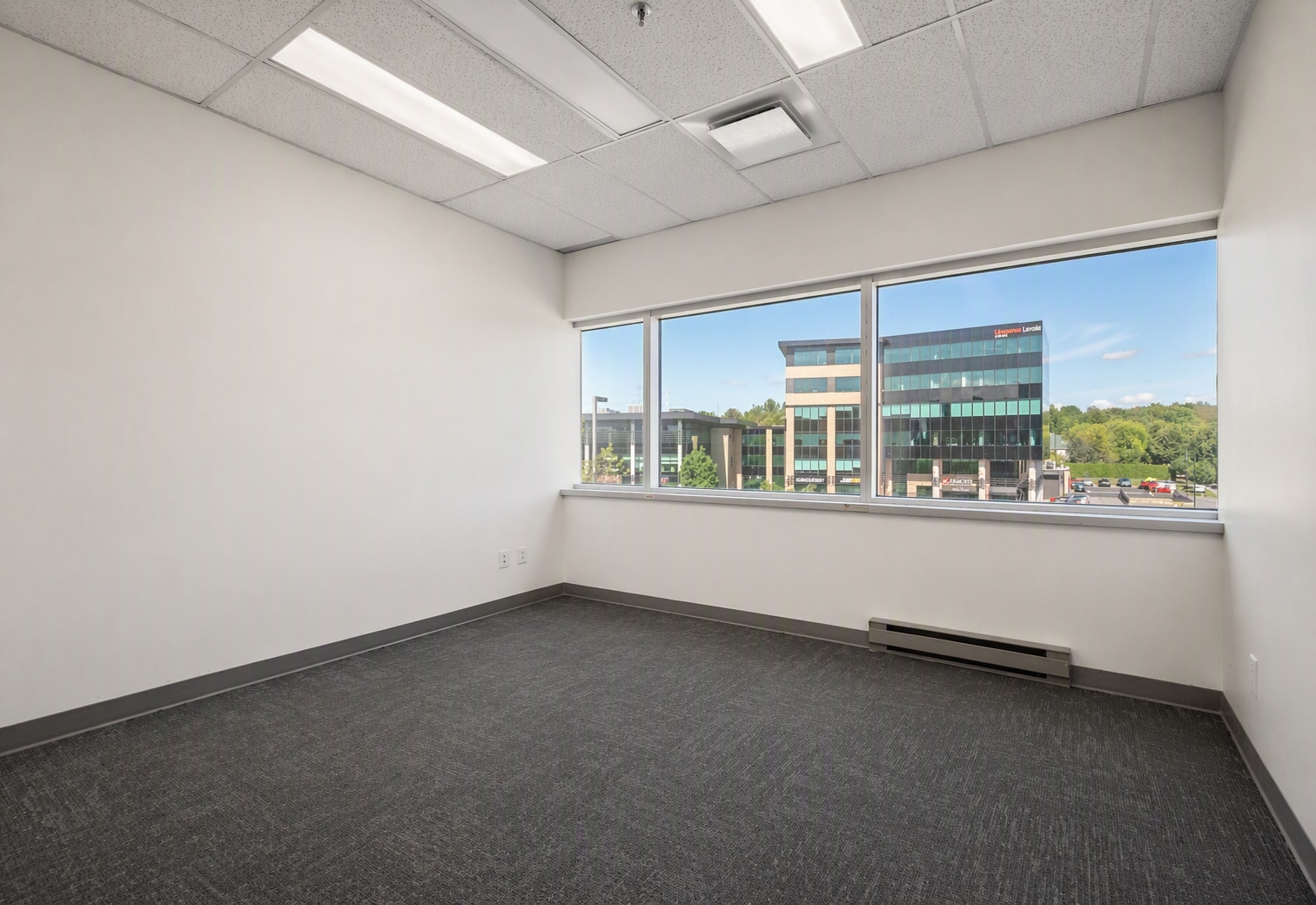 1305 Boul Lebourgneuf, Québec, QC for lease Interior Photo- Image 1 of 5