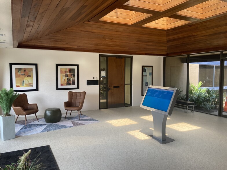 4851 Keller Springs Rd, Addison, TX for lease - Building Photo - Image 1 of 20