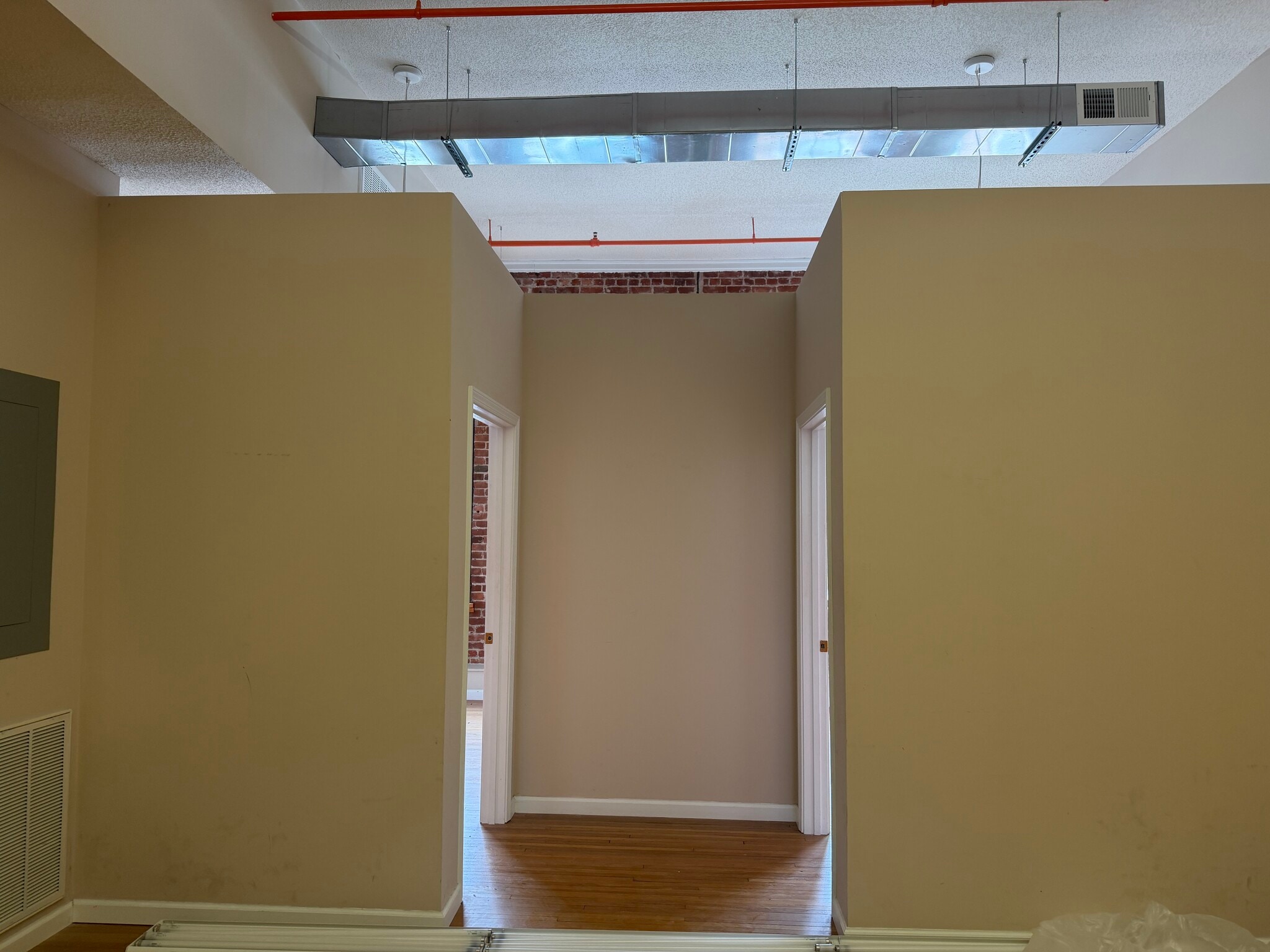 300 E Main St, Johnson City, TN for lease Interior Photo- Image 1 of 5