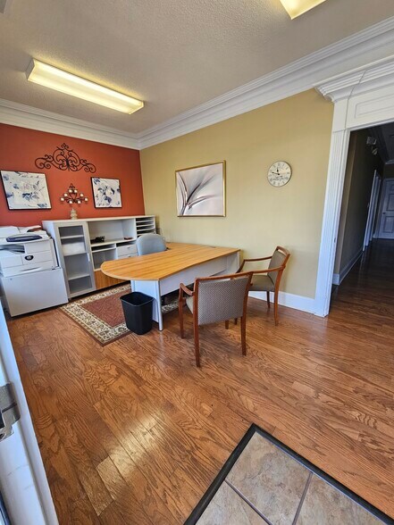 500 W Lanier Ave, Fayetteville, GA à vendre - Photo du bâtiment - Image 2 de 12