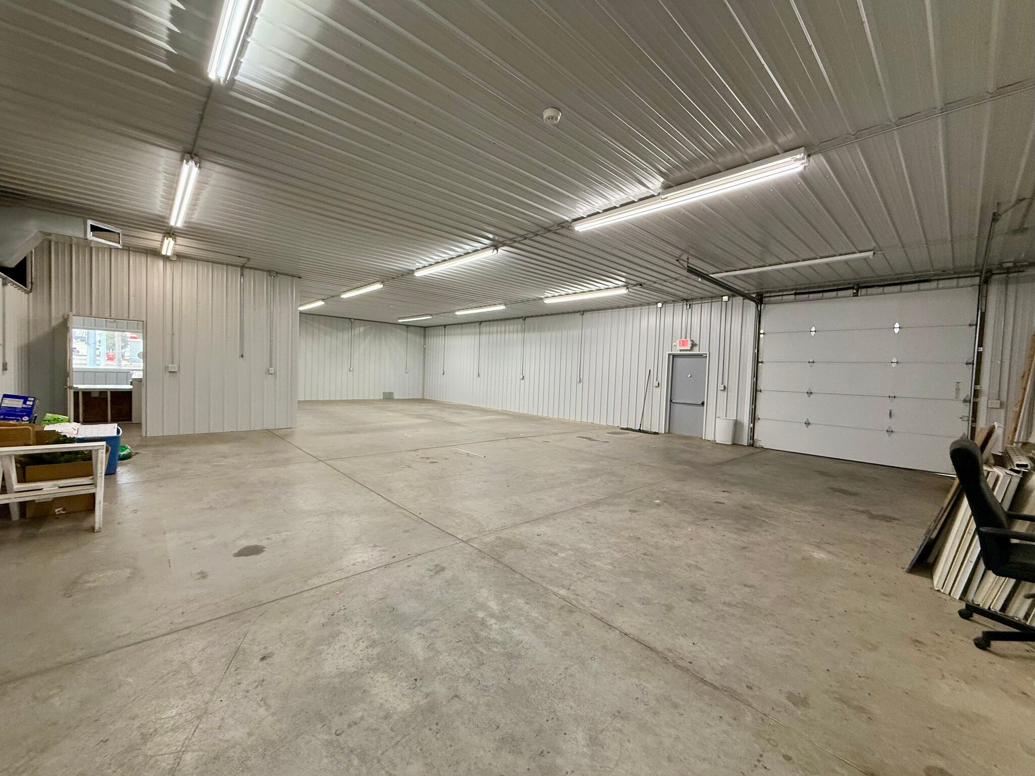 612 E Tipton St, Seymour, IN for lease Interior Photo- Image 1 of 7