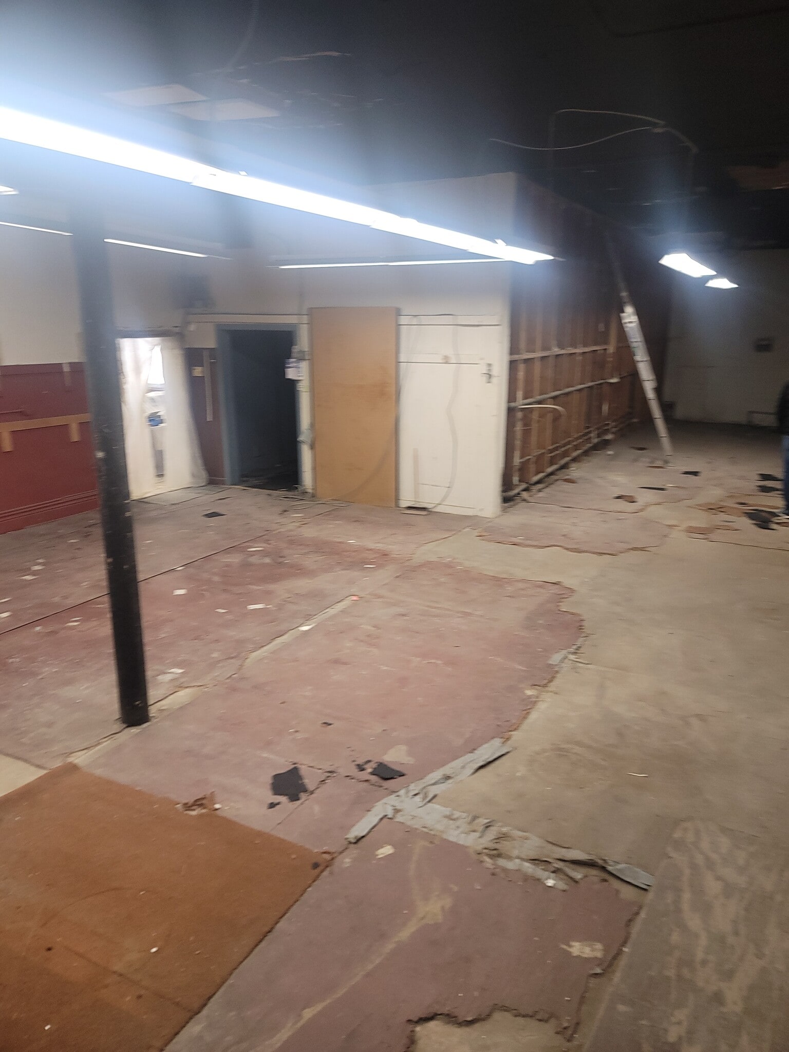 2522 E Truman Rd, Kansas City, MO for lease Interior Photo- Image 1 of 4