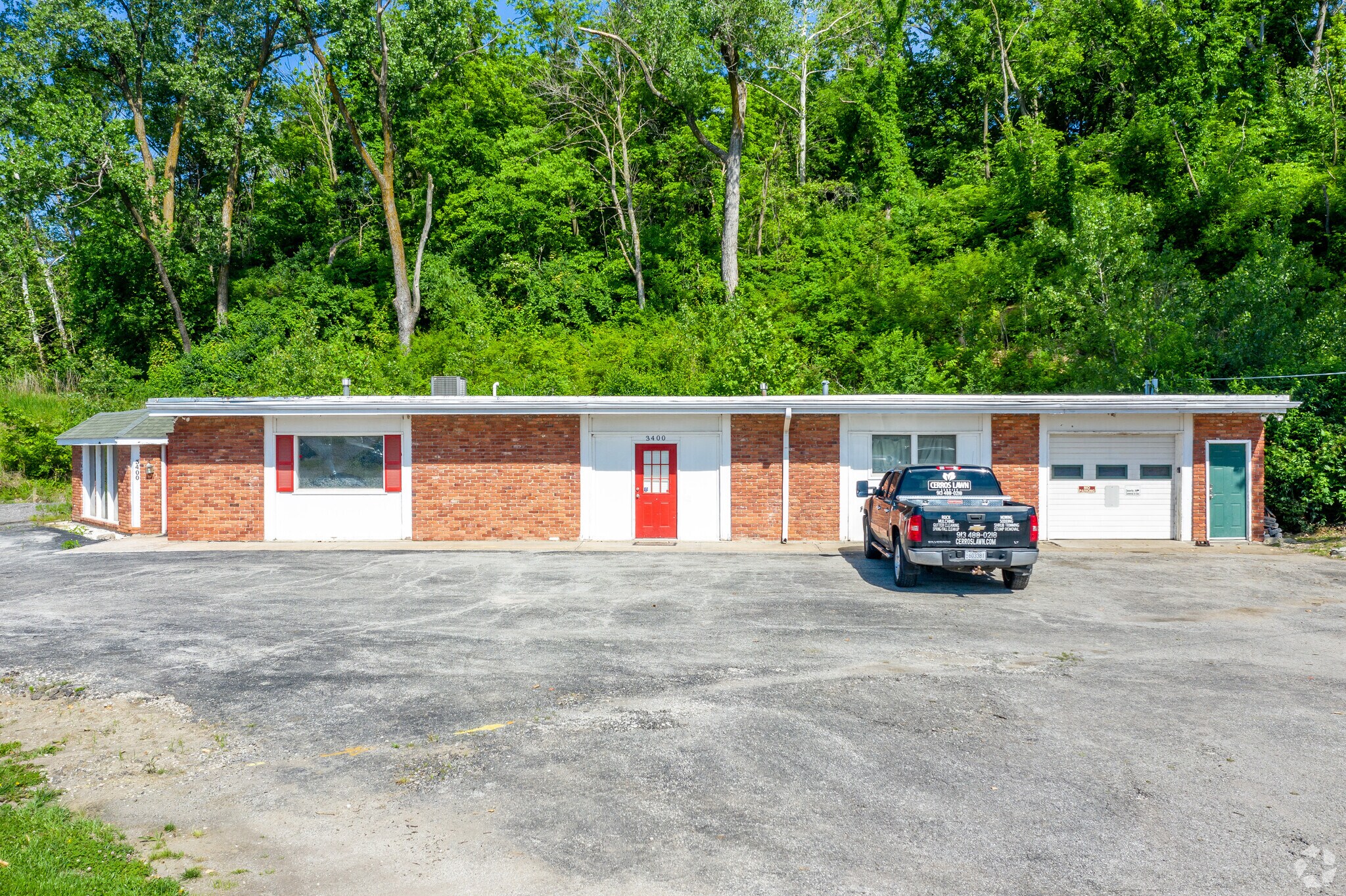 3400 NW Vivion Rd, Riverside, MO à louer Photo principale- Image 1 de 15