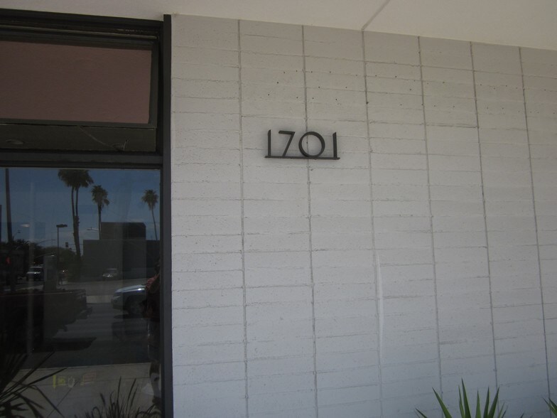 1733 N Palm Canyon Dr, Palm Springs, CA for sale - Building Photo - Image 3 of 35