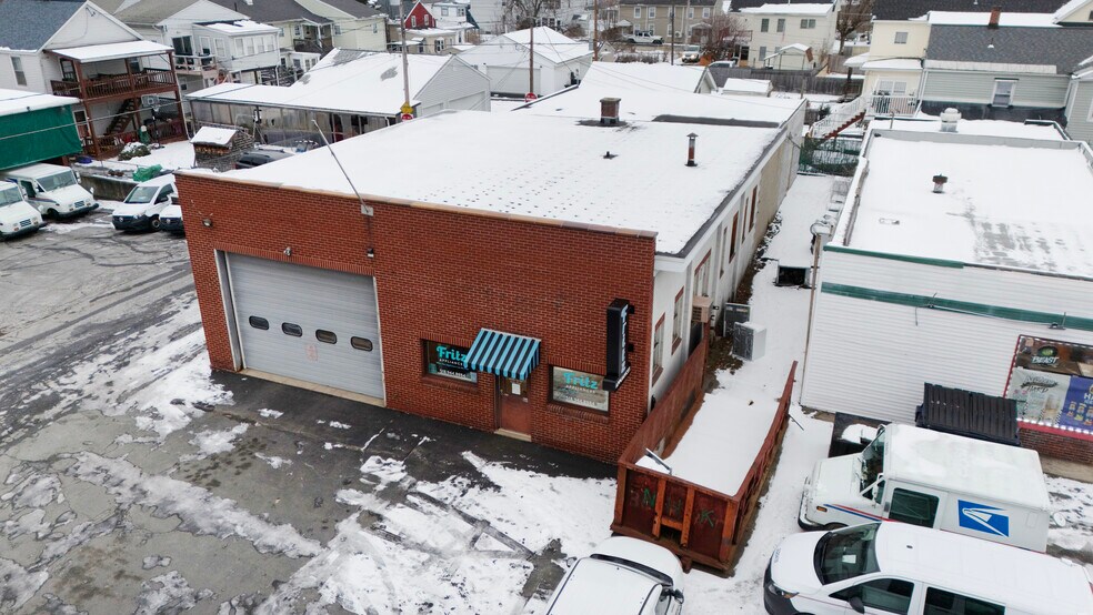 27 Division St, Waterford, NY à vendre - Photo du bâtiment - Image 3 de 22